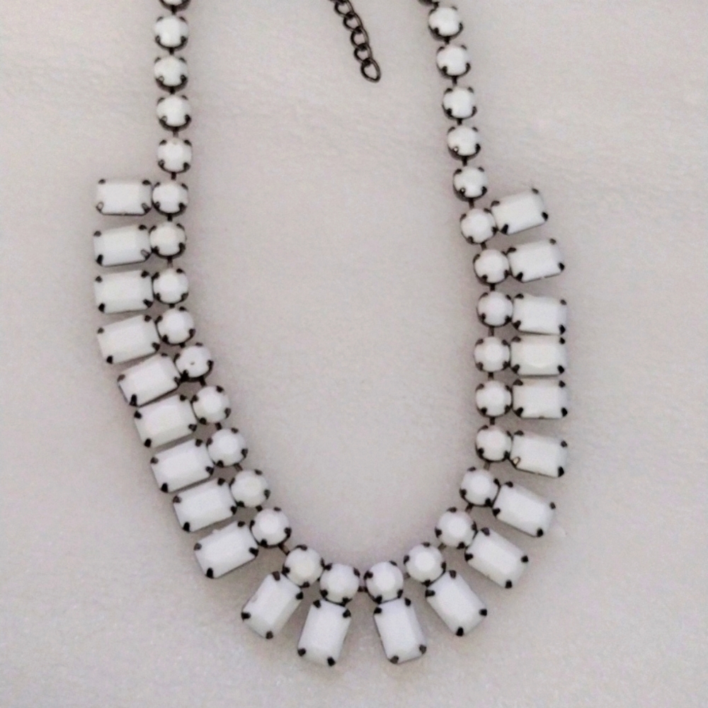 Express bib style necklace.